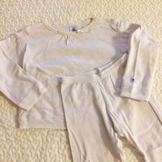 プチバトー(PETIT BATEAU)のプチバトー ドット 長袖パジャマ 24m(パジャマ)