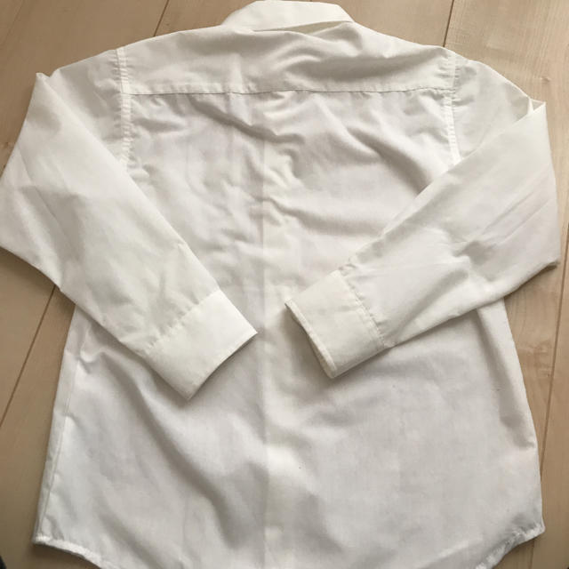 西松屋(ニシマツヤ)の130 ワイシャツ キッズ/ベビー/マタニティのキッズ服男の子用(90cm~)(ブラウス)の商品写真