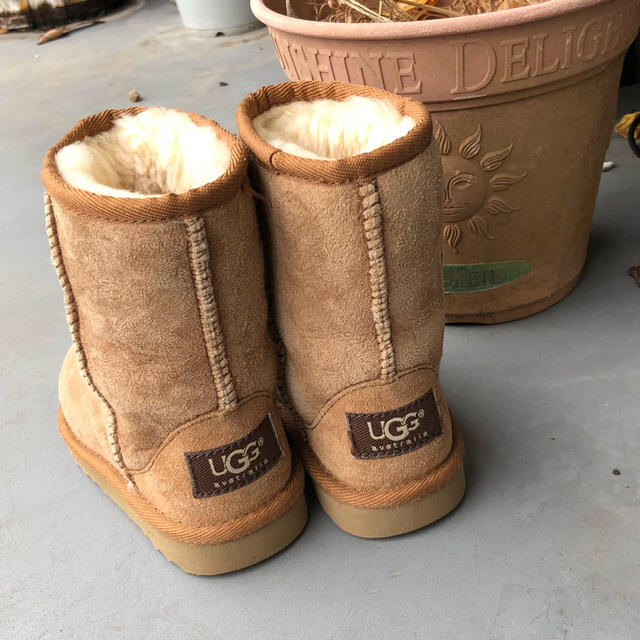 UGG(アグ)のUGG kidsブーツ  #16.0 キッズ/ベビー/マタニティのキッズ靴/シューズ(15cm~)(ブーツ)の商品写真