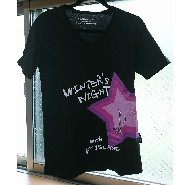 FTISLAND(エフティーアイランド)の★最終値下げ★FTISLAND WINTER's NIGHT Tシャツ エンタメ/ホビーのタレントグッズ(ミュージシャン)の商品写真