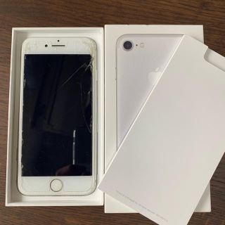 アイフォーン(iPhone)のiPhone7 32GB シルバー 本体(スマートフォン本体)