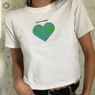 ユニフ(UNIF)のUNIF it's so eazy Tシャツ　ホワイト(Tシャツ(半袖/袖なし))