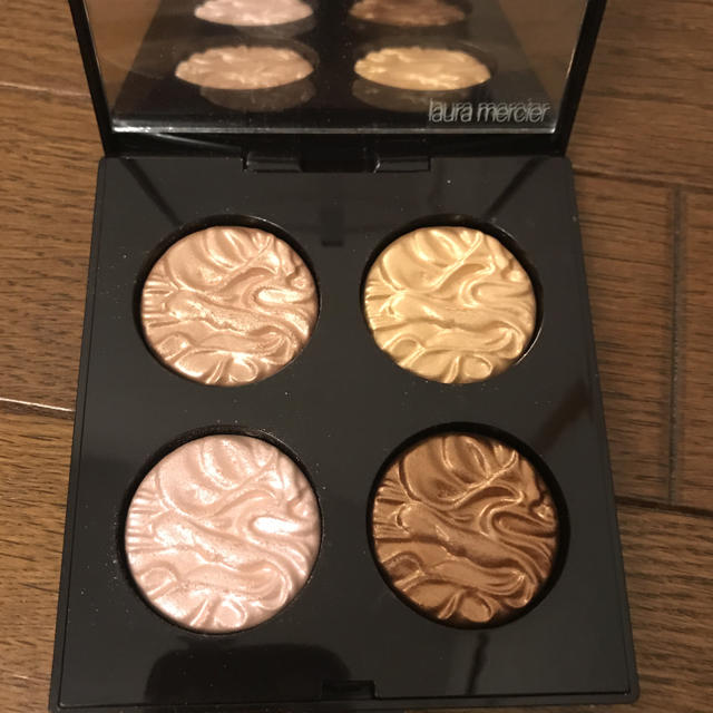 laura mercier ローラメルシエ フェイスイルミネーターフェイスパウダー