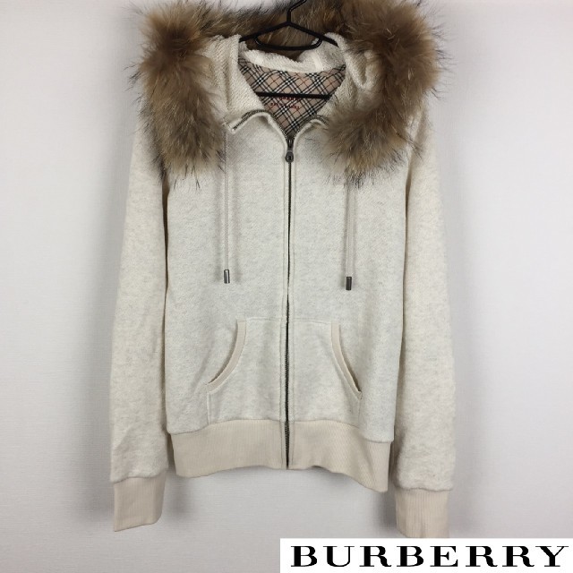 BURBERRY BLUE LABEL(バーバリーブルーレーベル)の美品 BURBERRY BLUE LABEL 長袖パーカー ファー付 サイズ38 レディースのトップス(パーカー)の商品写真