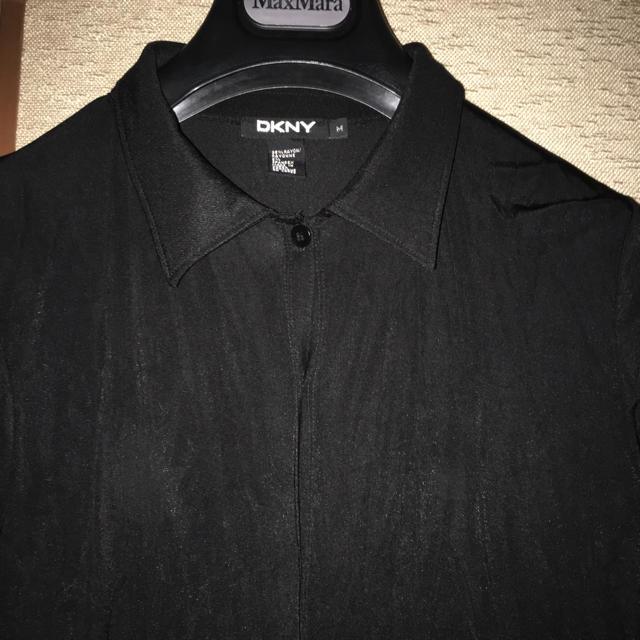 DKNY(ダナキャランニューヨーク)の新品ダナキャランブラウス レディースのトップス(シャツ/ブラウス(半袖/袖なし))の商品写真