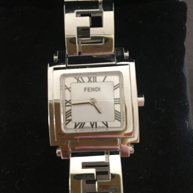 FENDI(フェンディ)のFENDI✩フェンディ✩時計✩美品 レディースのファッション小物(腕時計)の商品写真