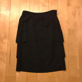 エムプルミエ(M-premier)の美品 Mプルミエ ブラック ティアードスカート  34(ひざ丈スカート)