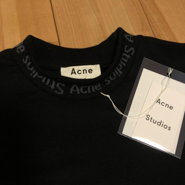 acne studios tシャツ