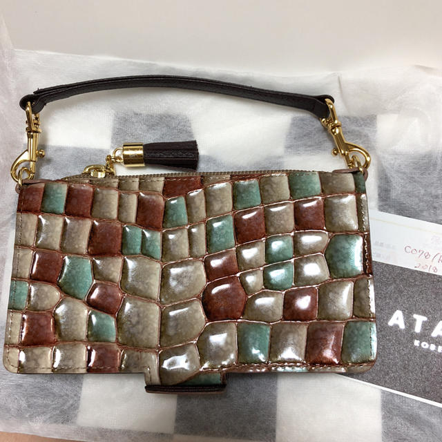 ATAO - ATAOヒッポ新品未使用アドリアエメラルド携帯ケースの通販 by ATAO - ATAOヒッポ新品未使用アドリアエメラルド携帯ケースの通販 by
