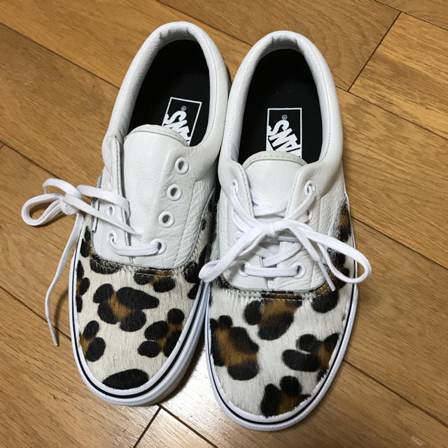 VANS(ヴァンズ)の出品は10/20まで！バンズエラレオパードハラコスニーカー レディースの靴/シューズ(スニーカー)の商品写真