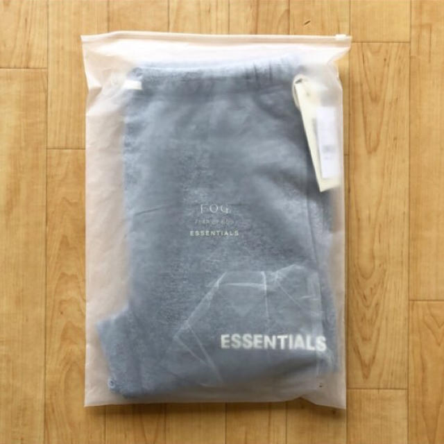 FOG Fear Of God Essentials  グレーパンツ