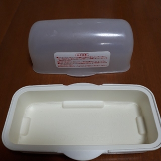 ニシマツヤ(西松屋)の電子レンジ用   哺乳瓶消毒セット (食器/哺乳ビン用洗剤)