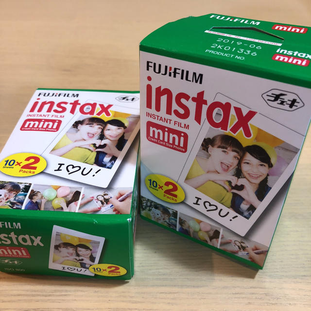 富士フイルム(フジフイルム)のチェキ instax mini8+フィルム付き スマホ/家電/カメラのカメラ(フィルムカメラ)の商品写真