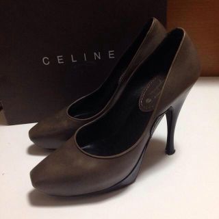 セリーヌ(celine)の【ちーいーさん専用】パンプス カーキ×黒(ハイヒール/パンプス)