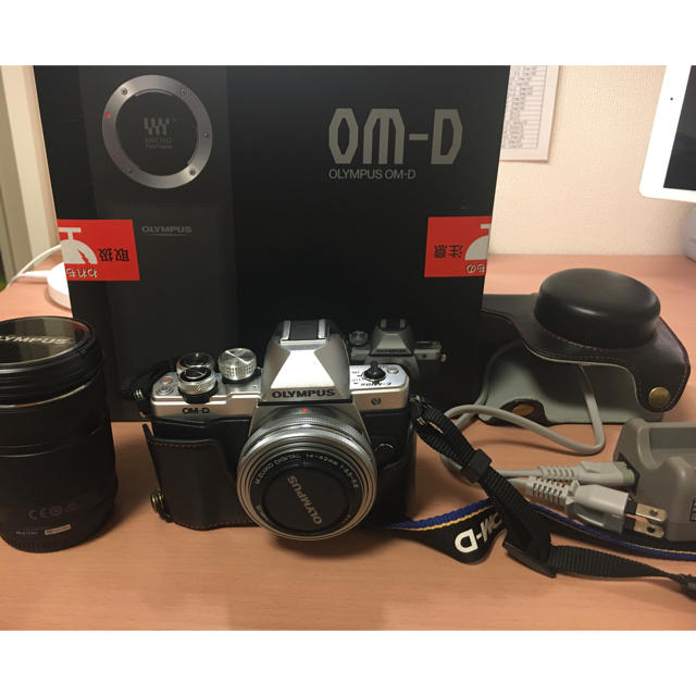 OLYMPUS(オリンパス)のオリンパスOM-D E-M10MarkⅡ ダブルズームレンズセット スマホ/家電/カメラのカメラ(ミラーレス一眼)の商品写真