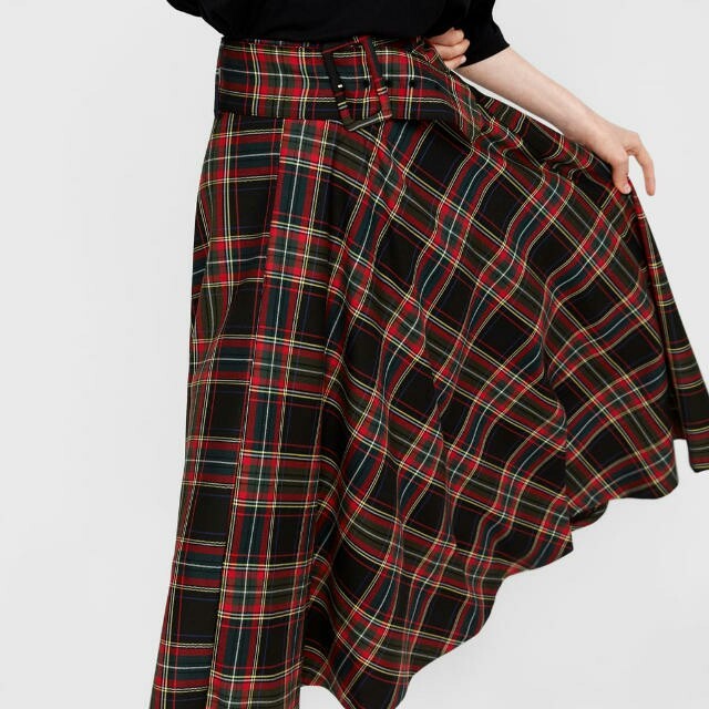 ZARA(ザラ)のZARA タグ付き ベルト付きチェック柄 スカート ロングスカート 秋冬 レディースのスカート(ロングスカート)の商品写真