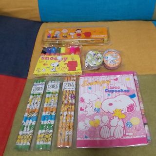 スヌーピー(SNOOPY)のスヌーピー文房具セット新品おまけ付き(ノート/メモ帳/ふせん)