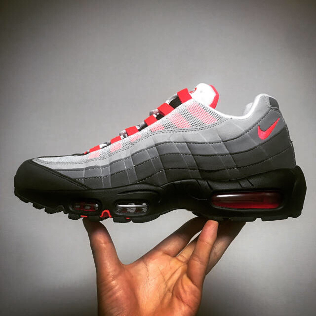 新品未使用購入場所ナイキエアマックス95 AIR MAX 95 OG SOLAR RED 27cm