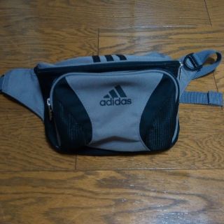 アディダス(adidas)のAdidas ウエストポーチ　グレー(ウエストポーチ)