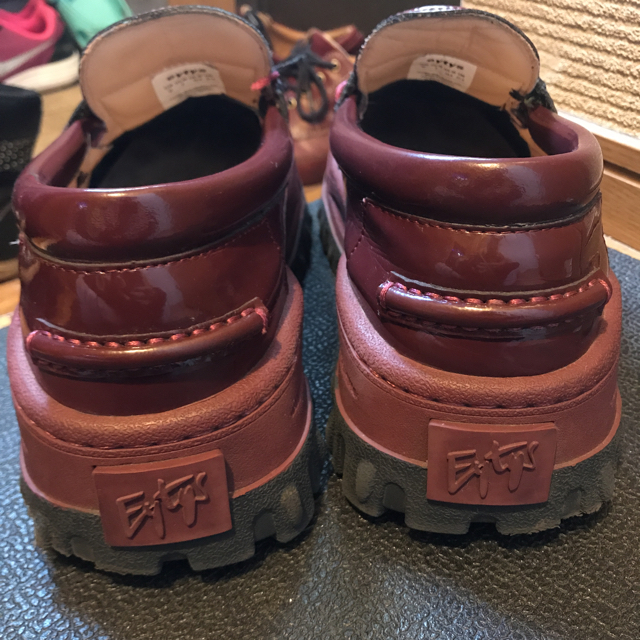 希少 eytys ローファー 赤 size42 メンズの靴/シューズ(その他)の商品写真