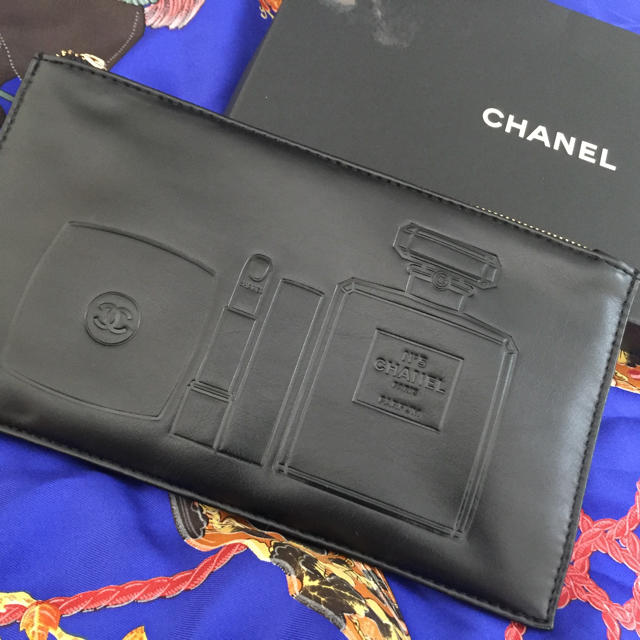 CHANEL(シャネル)の未使用☆シャネル☆化粧ポーチ レディースのファッション小物(ポーチ)の商品写真