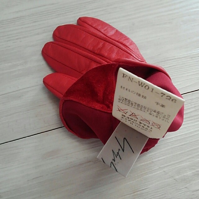 Yohji Yamamoto(ヨウジヤマモト)のyohjiyamamoto　レザー　手袋　レッド レディースのファッション小物(手袋)の商品写真
