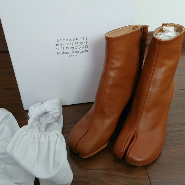 Maison Martin Margiela(マルタンマルジェラ)のkikko様専用！Maison Margiera メゾンマルジェラ 足袋ブーツ  レディースの靴/シューズ(ブーツ)の商品写真