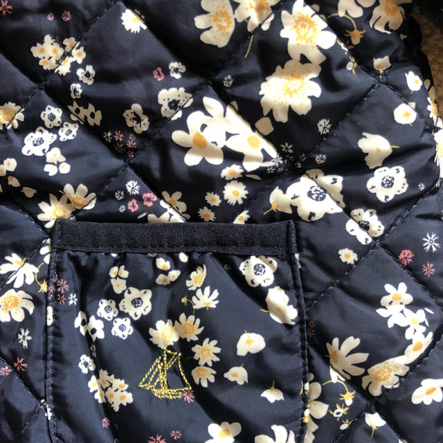 PETIT BATEAU(プチバトー)のプチバトー フラワープリントブルゾン キッズ/ベビー/マタニティのベビー服(~85cm)(ジャケット/コート)の商品写真