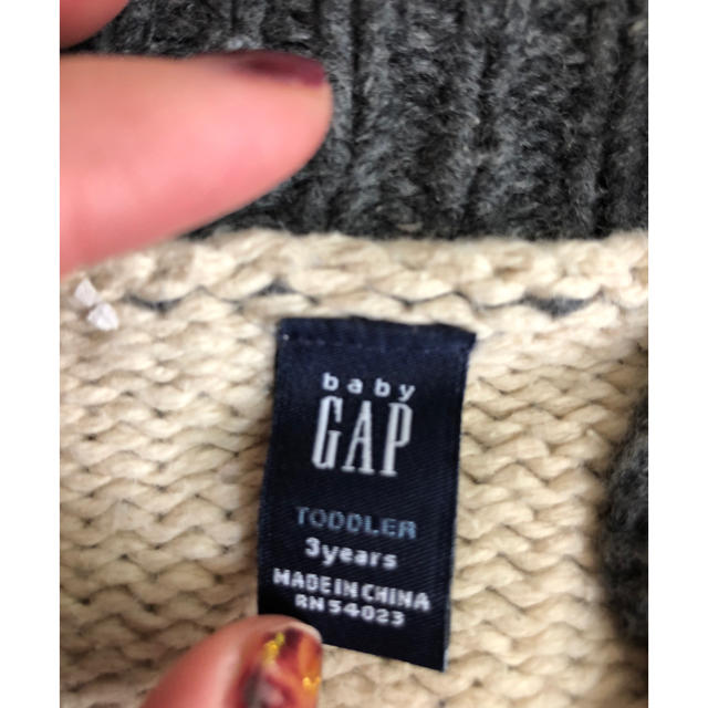 GAP(ギャップ)のGAPニット 可愛いです！ キッズ/ベビー/マタニティのキッズ服男の子用(90cm~)(ジャケット/上着)の商品写真