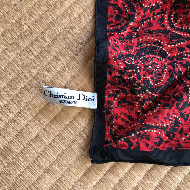 Christian Dior(クリスチャンディオール)の新品同様 クリスチャンディオール シルクスカーフ レディースのファッション小物(バンダナ/スカーフ)の商品写真