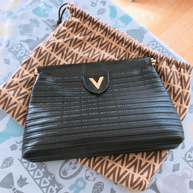 VALENTINO(ヴァレンティノ)のVALENTINOクラッチバック  レディースのバッグ(クラッチバッグ)の商品写真