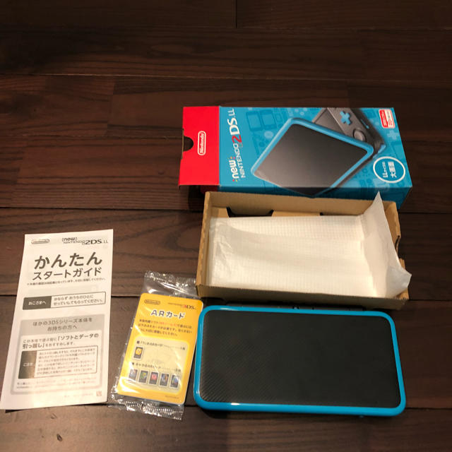 送料無料。超美品。任天堂  New 2DS LL 本体 ブラック×ターコイズ