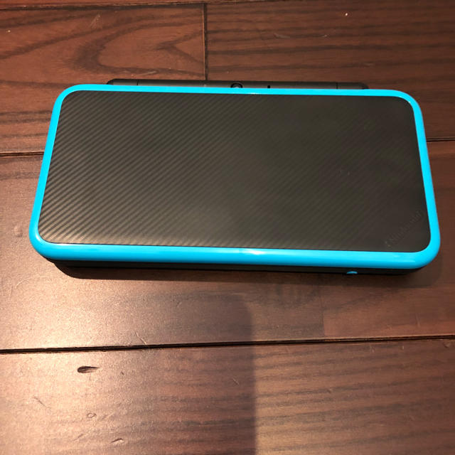 送料無料。超美品。任天堂  New 2DS LL 本体 ブラック×ターコイズ 2