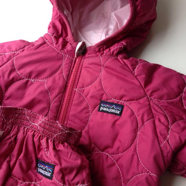 patagonia(パタゴニア)のパタゴニア ジャンパーとズボン 18m キッズ/ベビー/マタニティのキッズ服女の子用(90cm~)(その他)の商品写真