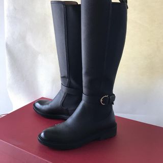 サルヴァトーレフェラガモ(Salvatore Ferragamo)のお値下げ！Salvatore Ferragamoブラックロングブーツ5.1/2(ブーツ)