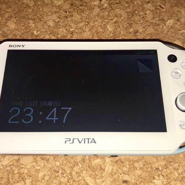 PSVITA PCH-2000 1