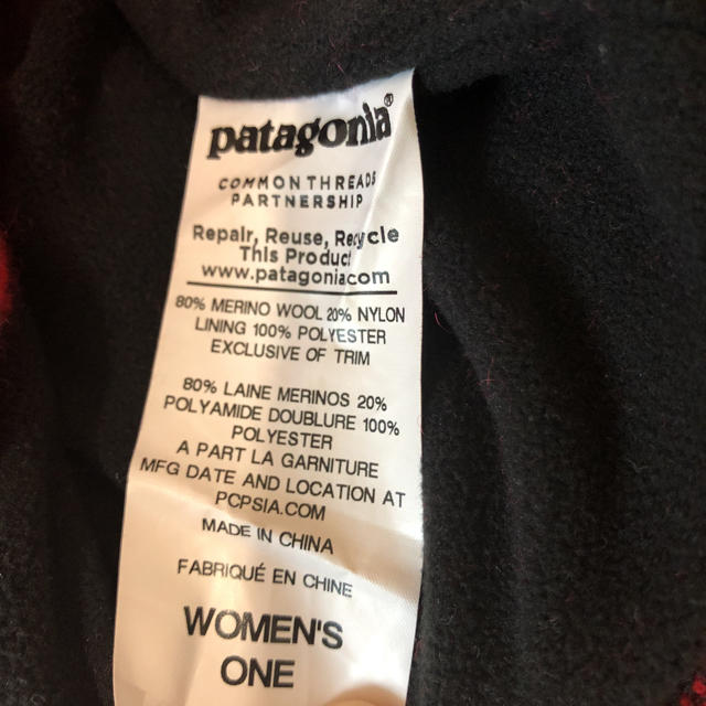 patagonia(パタゴニア)のパタゴニア W’sバニラビーニー 赤 レディースの帽子(ニット帽/ビーニー)の商品写真