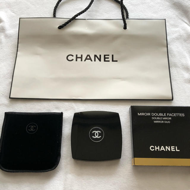 CHANEL(シャネル)の新品 CHANEL シャネル ミロワール ドゥーブル ファセット ミラー レディースのファッション小物(ミラー)の商品写真