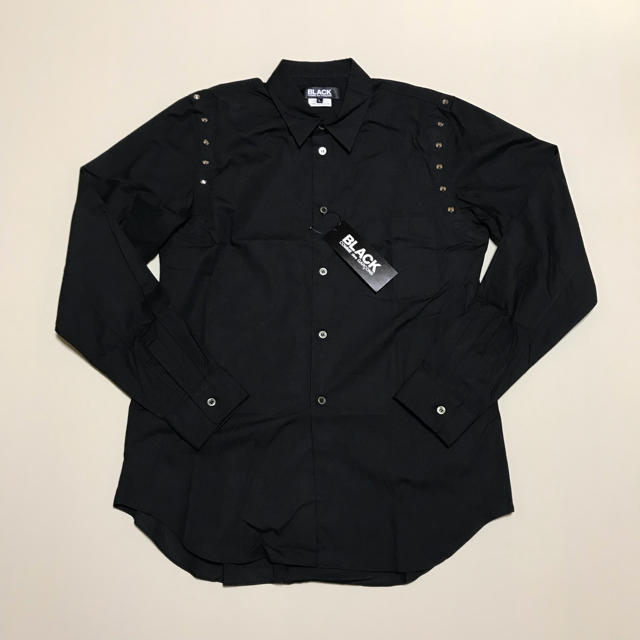 BLACK COMME des GARCONS(ブラックコムデギャルソン)の☆新品 ブラック コムデギャルソン ショルダー スタッズ シャツ 黒 日本製 メンズのトップス(シャツ)の商品写真