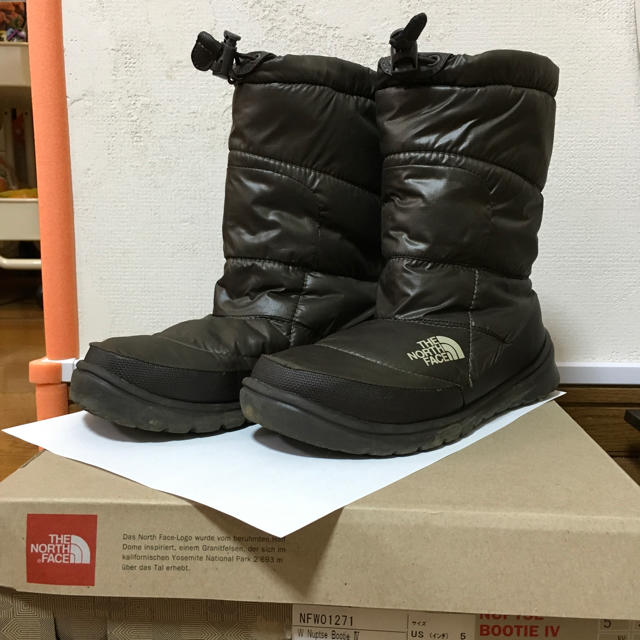 THE NORTH FACE(ザノースフェイス)のboo様専用 THE NORTH FACEヌプシブーティー ブラウン レディースの靴/シューズ(ブーツ)の商品写真