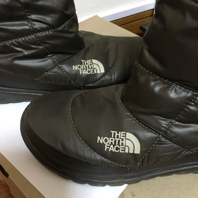 THE NORTH FACE(ザノースフェイス)のboo様専用 THE NORTH FACEヌプシブーティー ブラウン レディースの靴/シューズ(ブーツ)の商品写真