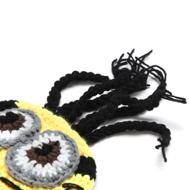 新品  ミニオン かぎ針編み  帽子&サスペンダーセット エンタメ/ホビーのおもちゃ/ぬいぐるみ(キャラクターグッズ)の商品写真