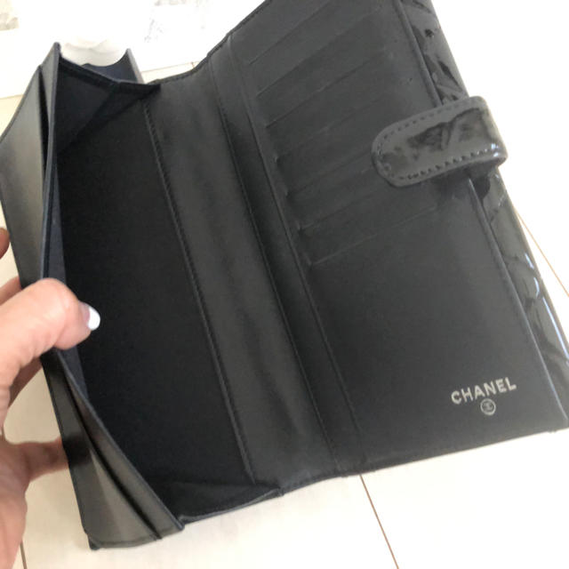 CHANEL(シャネル)の⭐️CHANEL⭐️長財布⭐️エナメル黒⭐️美品⭐️ レディースのファッション小物(財布)の商品写真