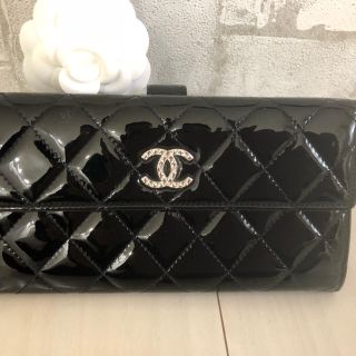 シャネル(CHANEL)の⭐️CHANEL⭐️長財布⭐️エナメル黒⭐️美品⭐️(財布)