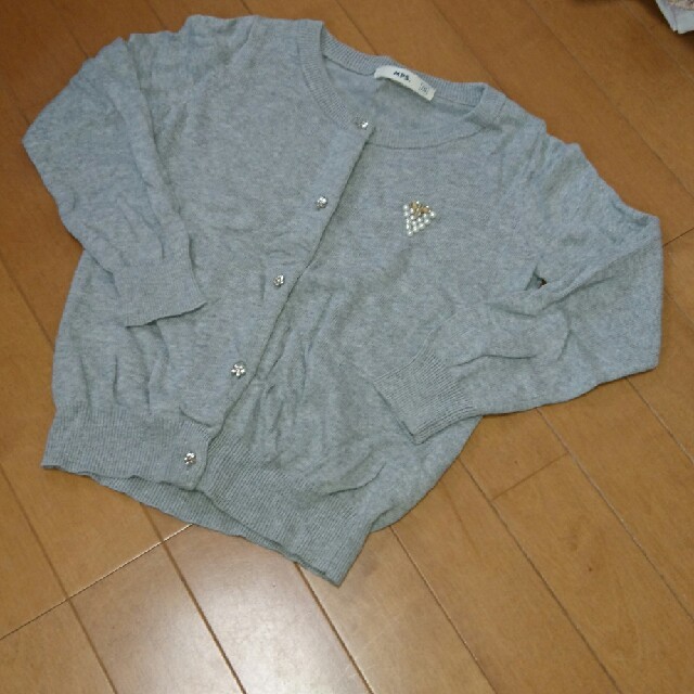 MPS(エムピーエス)のMPS 120 ﾆｯﾄ　ｶｰﾃﾞｨｶﾞﾝ　ｸﾞﾚｰ　 キッズ/ベビー/マタニティのキッズ服女の子用(90cm~)(カーディガン)の商品写真