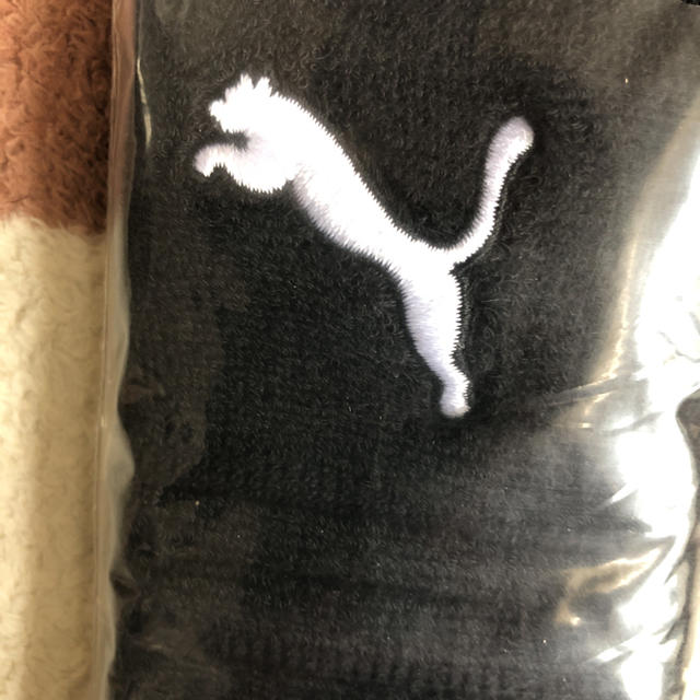 PUMA(プーマ)のプーマ  リストバンド  新品 未開封  黒 白 刺繍 スポーツ/アウトドアのスポーツ/アウトドア その他(その他)の商品写真