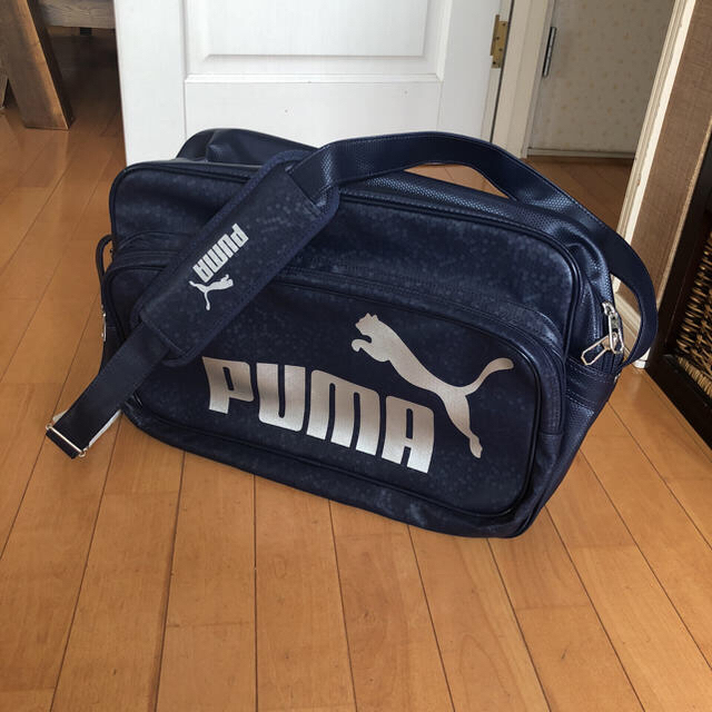 PUMA(プーマ)の新品  プーマ エナメルバック 34L  ネイビー サッカー スポーツ/アウトドアのスポーツ/アウトドア その他(その他)の商品写真