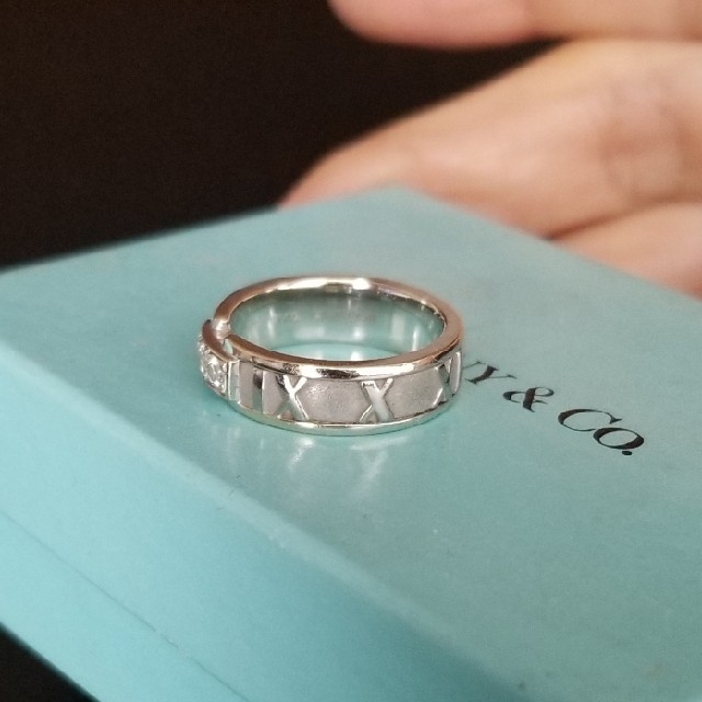 Tiffany & Co.(ティファニー)のTiffanyホワイトゴールドダイヤ指輪 レディースのアクセサリー(リング(指輪))の商品写真