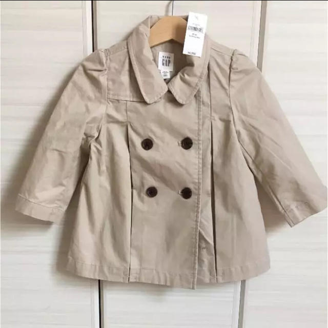 babyGAP(ベビーギャップ)の新品♡baby GAP 90 トレンチコート キッズ/ベビー/マタニティのキッズ服女の子用(90cm~)(コート)の商品写真