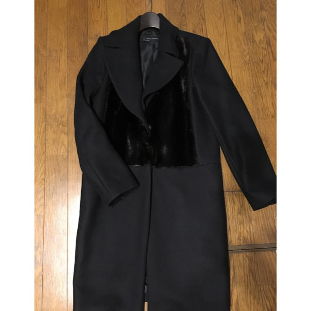 ZARA(ザラ)の専用    ZARA  上品  黒コート  試着のみ レディースのジャケット/アウター(ロングコート)の商品写真